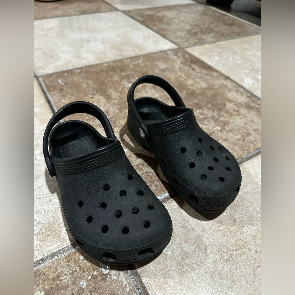Kids crocs size 11